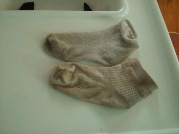 原创搞笑gif趣图为什么穿凉鞋还要穿袜子