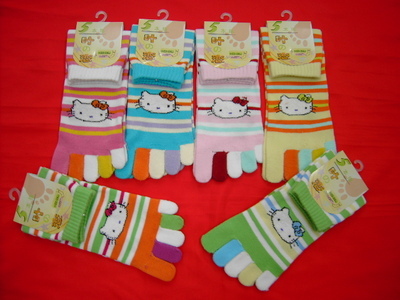 全球纺织网 中山科达袜业电脑提花五指袜产品展示